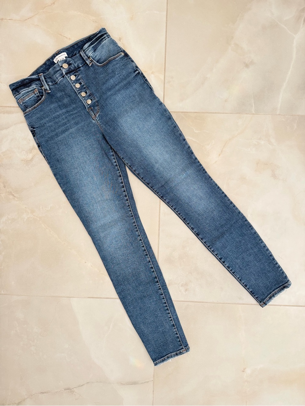 GOOD AMERICAN Good Legs Button Fly Jeans